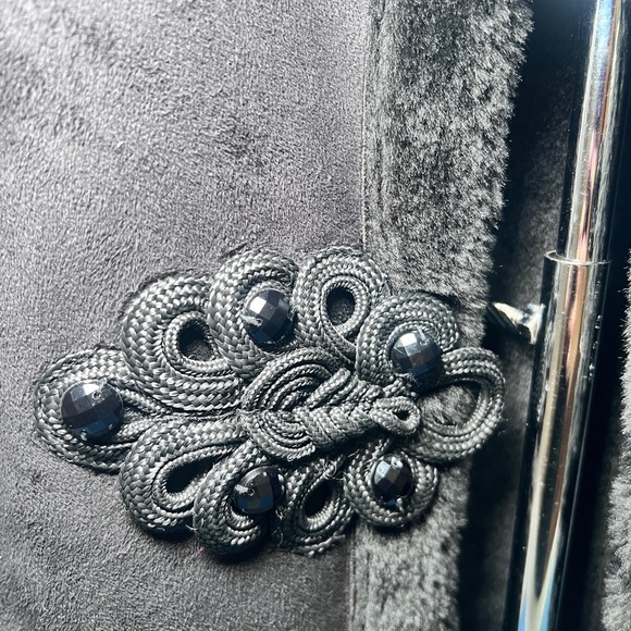 Coldwater Creek Black Vest with Faux Fur Trim size large (14-16) - Picture 5 of 8